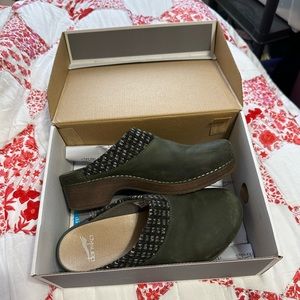 Women's Dansko Bev Lichen Burnished Nubuck - 38